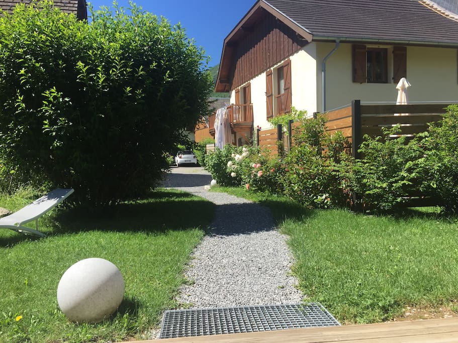 La Pelouse, Le Chalet, vue sur la maison