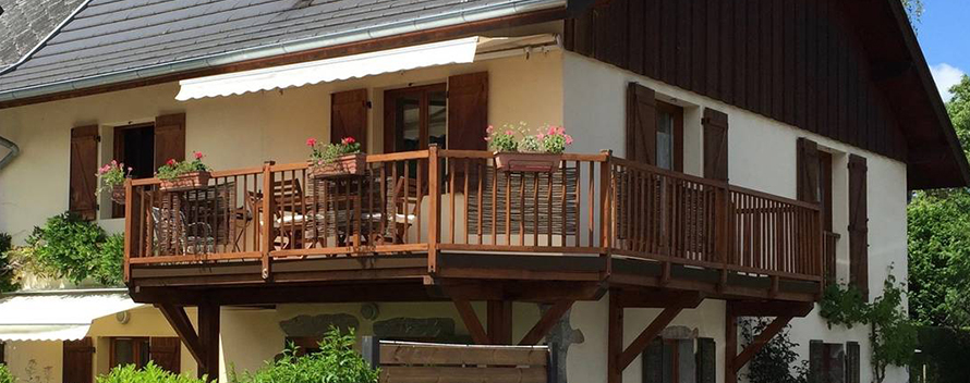 L'étage, lac d'Annecy, confortable appartement avec terrasse et accès jardin